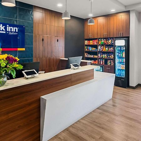 Park Inn By Radisson, Kelowna Exterior foto